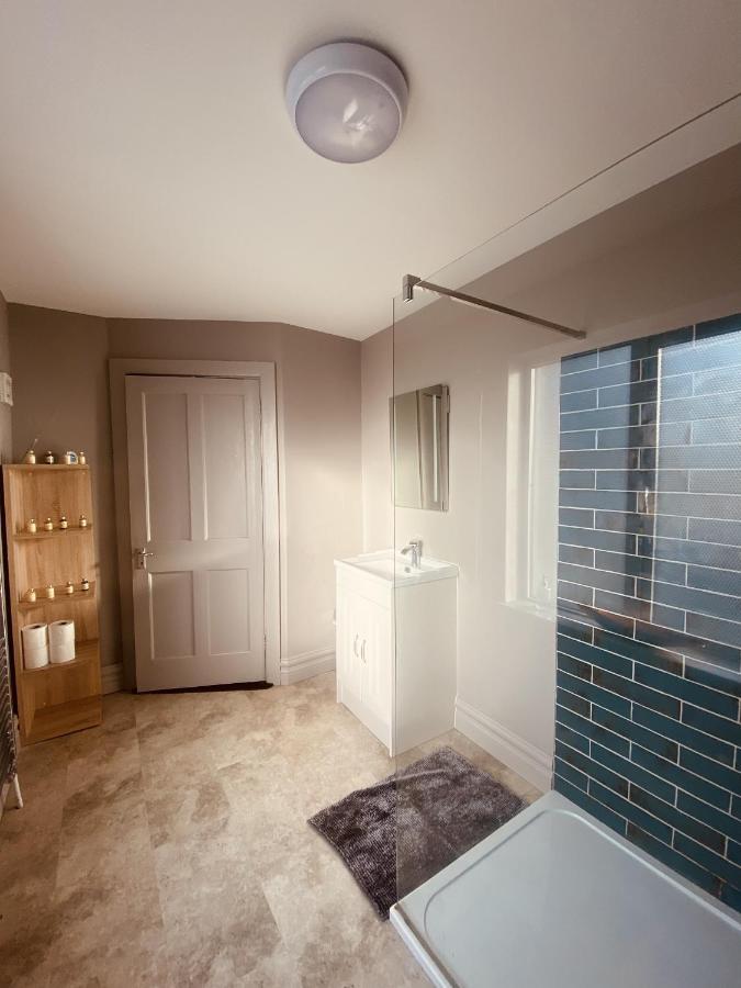 3 Bedroom Luxury Apartment Main Street キャッシェル エクステリア 写真