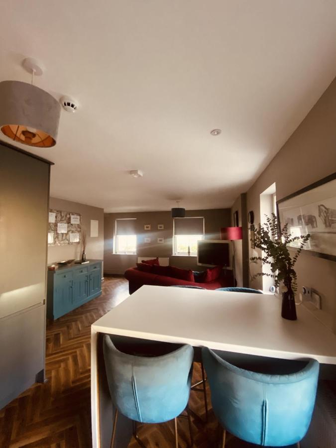 3 Bedroom Luxury Apartment Main Street キャッシェル エクステリア 写真